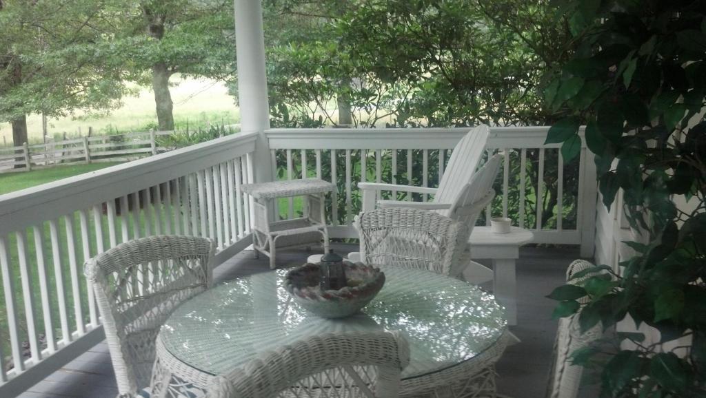 Buffalo Tavern Bed And Breakfast West Jefferson Exterior foto